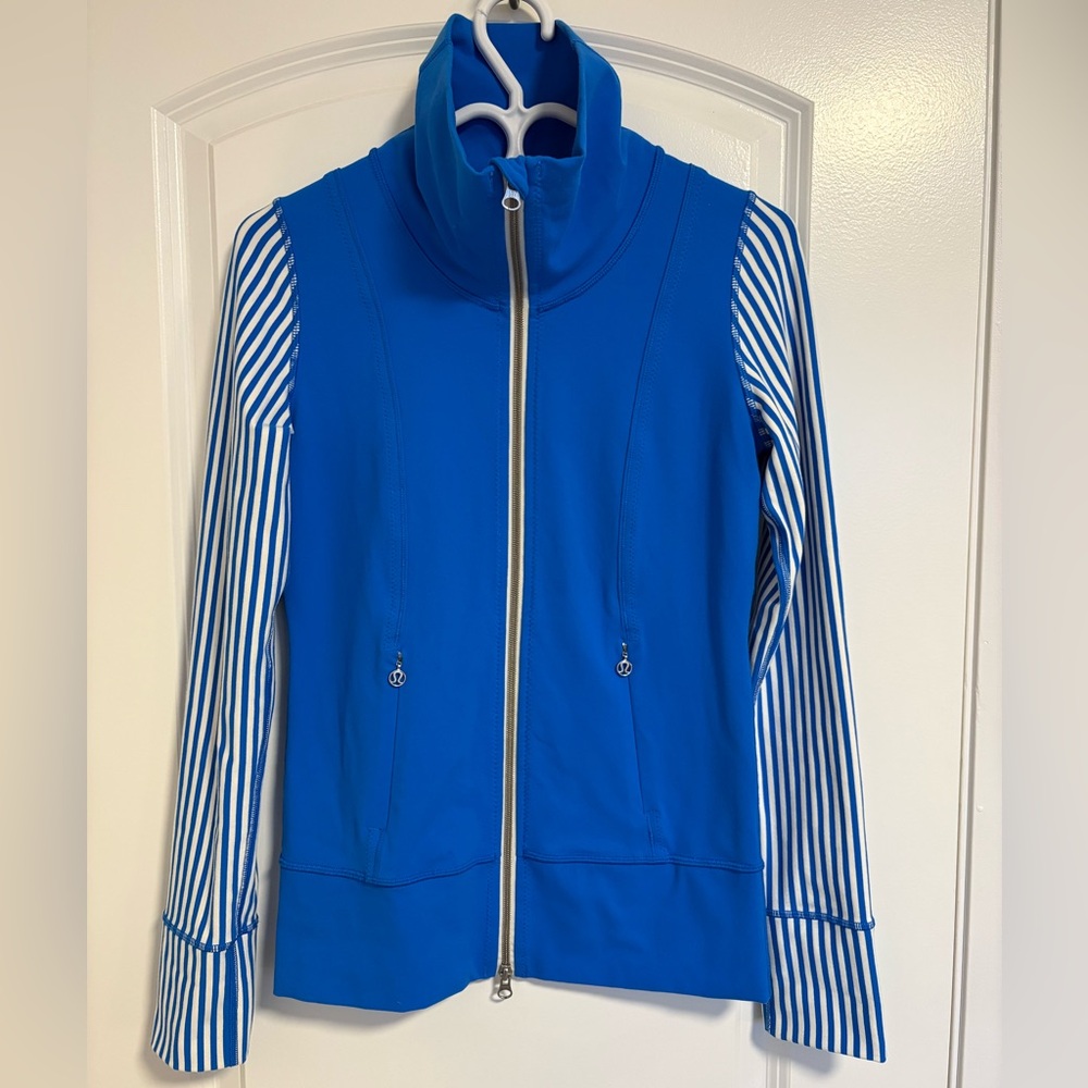 Lululemon Define Jacket, size 4, blue, stripes